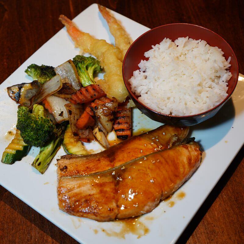 HIBACHI SALMON